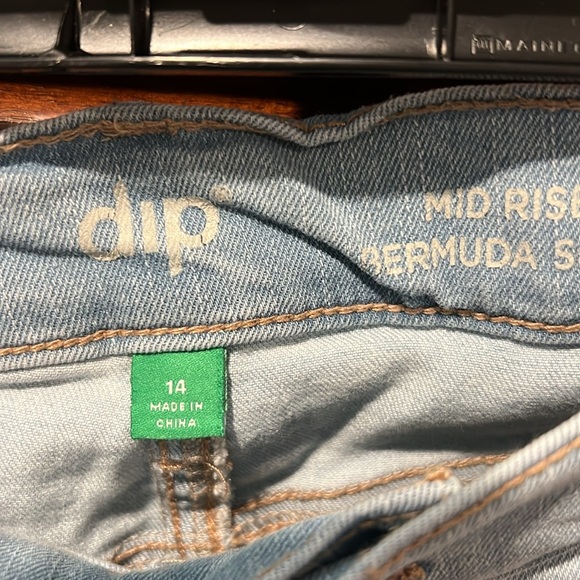 Repreve mid rise Bermuda short 14 - Picture 2 of 3